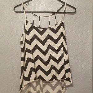 Black ans White crop top